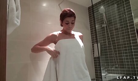 Una joven rubia en lencería blanca seduce con éxito a negros videos de maduras brasileñas para una buena follada